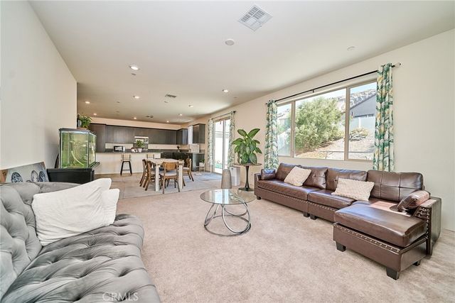 2892 Winter Park Avenue, Jurupa Valley, CA 92509