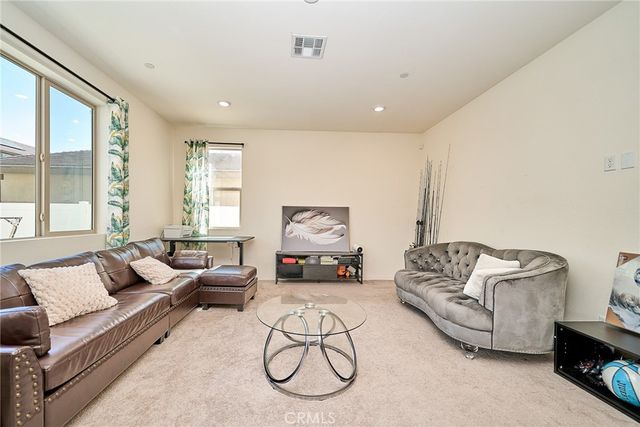 2892 Winter Park Avenue, Jurupa Valley, CA 92509