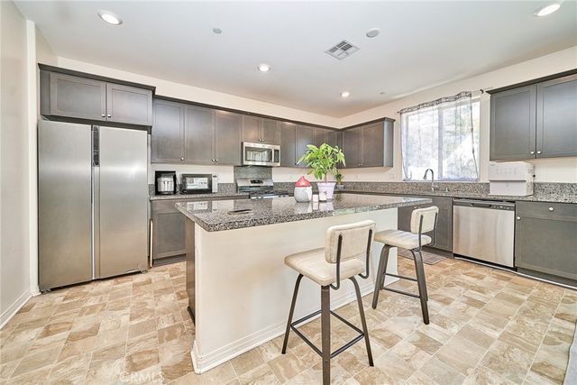 2892 Winter Park Avenue, Jurupa Valley, CA 92509