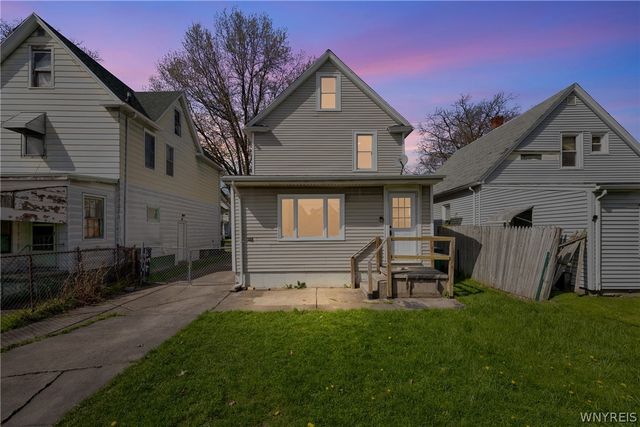 2021 Grand Avenue, Niagara Falls, NY 14301
