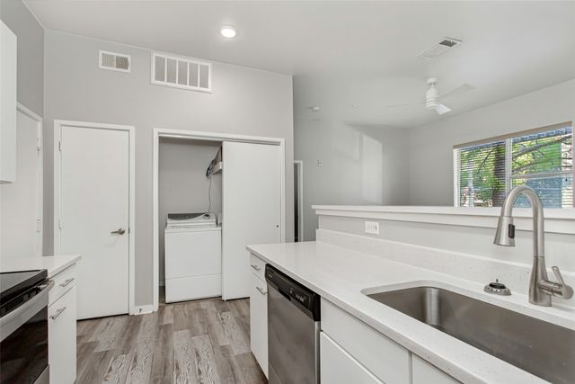 3015 Bryan Street 1A, Dallas, TX 75204