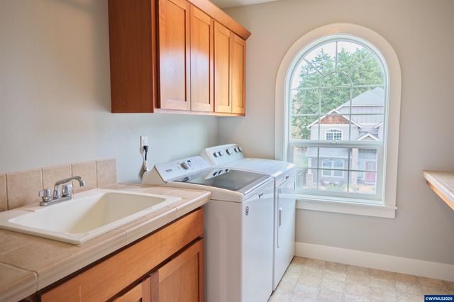 5595 Wigeon St SE, Salem, OR 97306