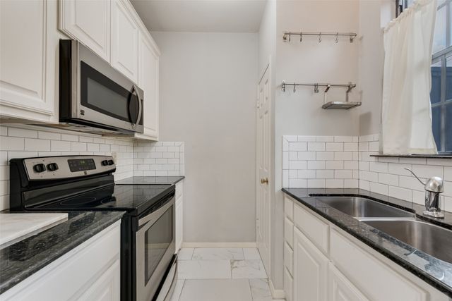 4418 Bowser Avenue 105, Dallas, TX 75219