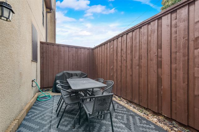 4418 Bowser Avenue 105, Dallas, TX 75219