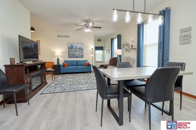 5612 Barrington Circle, Lincoln, NE 68516