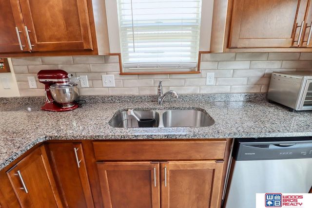 5612 Barrington Circle, Lincoln, NE 68516