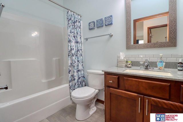 5612 Barrington Circle, Lincoln, NE 68516