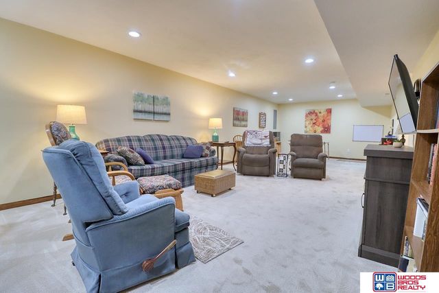 5612 Barrington Circle, Lincoln, NE 68516