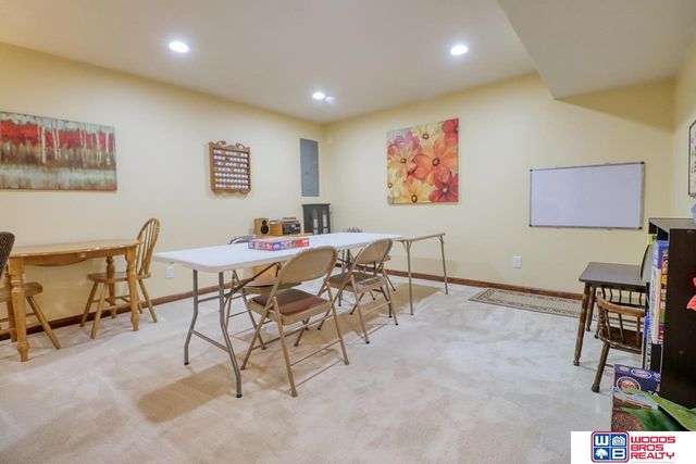 5612 Barrington Circle, Lincoln, NE 68516