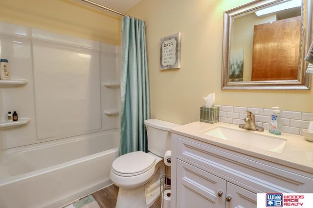 5612 Barrington Circle, Lincoln, NE 68516