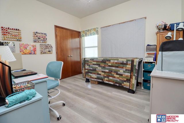 5612 Barrington Circle, Lincoln, NE 68516