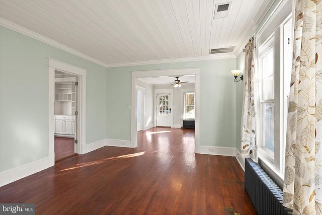 820 LOCUST ST, Herndon, VA 20170