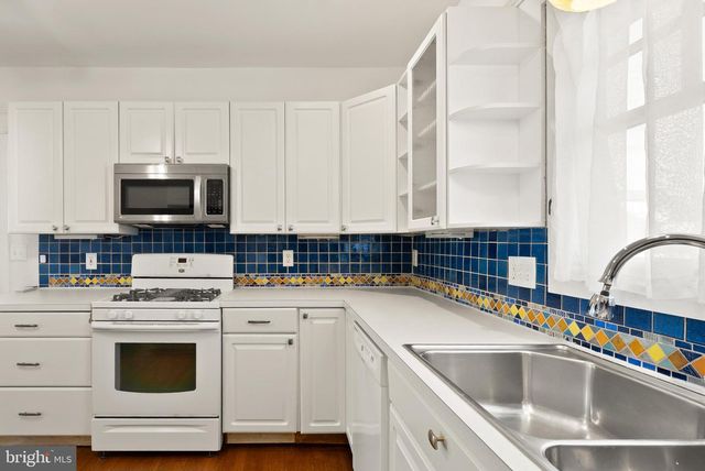 820 LOCUST ST, Herndon, VA 20170