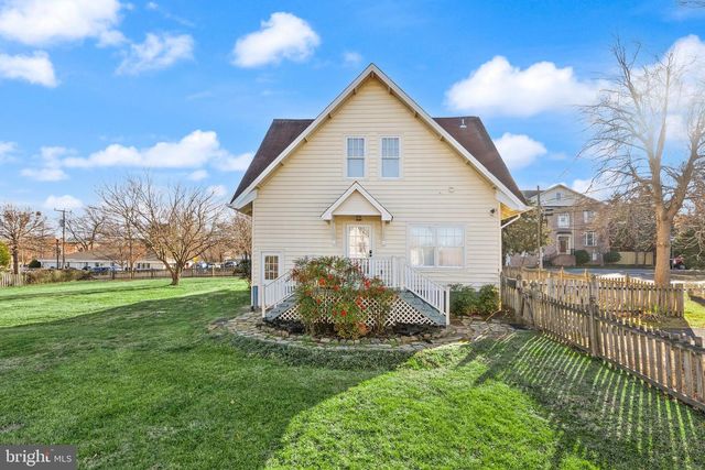 820 LOCUST ST, Herndon, VA 20170