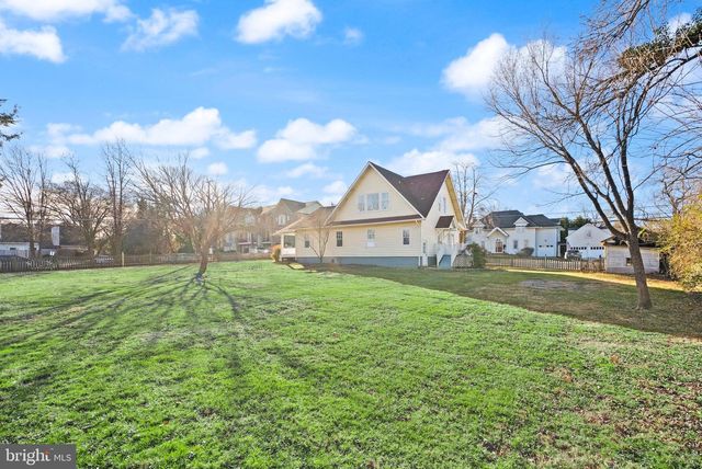 820 LOCUST ST, Herndon, VA 20170