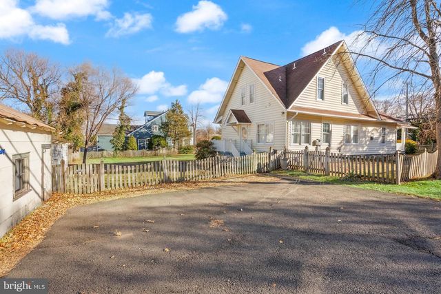 820 LOCUST ST, Herndon, VA 20170