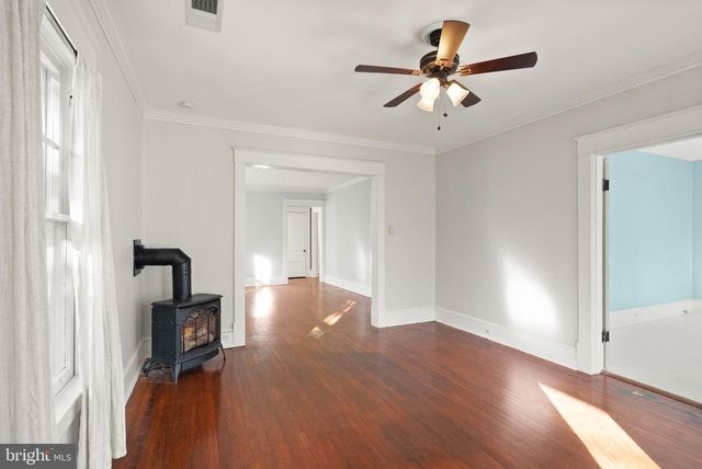 820 LOCUST ST, Herndon, VA 20170