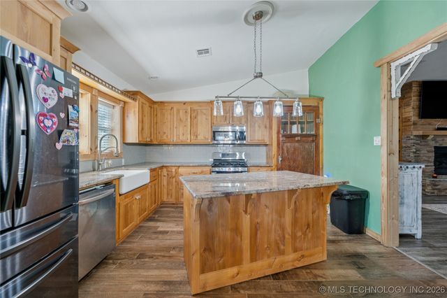 22781 S 490 Road, Tahlequah, OK 74464