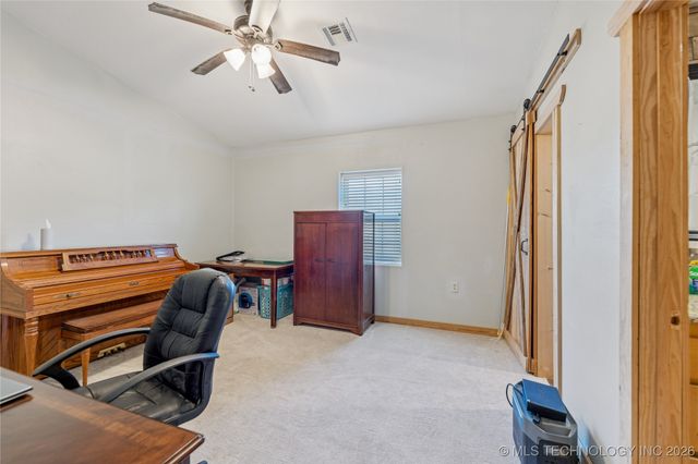 22781 S 490 Road, Tahlequah, OK 74464