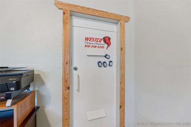 22781 S 490 Road, Tahlequah, OK 74464