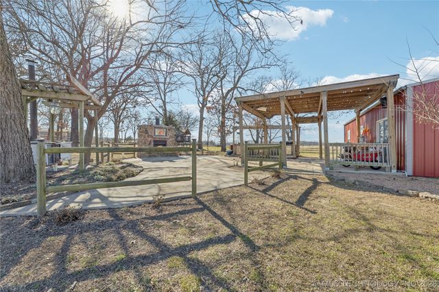 22781 S 490 Road, Tahlequah, OK 74464