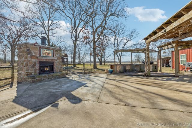 22781 S 490 Road, Tahlequah, OK 74464