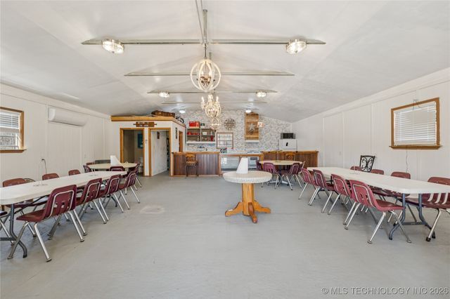 22781 S 490 Road, Tahlequah, OK 74464