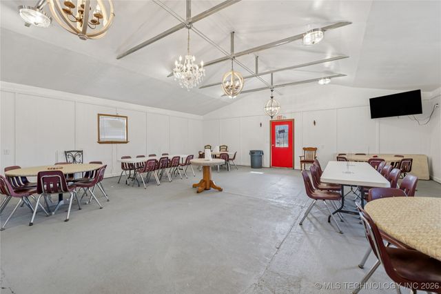 22781 S 490 Road, Tahlequah, OK 74464