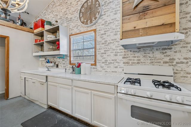 22781 S 490 Road, Tahlequah, OK 74464