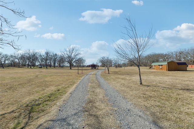 22781 S 490 Road, Tahlequah, OK 74464