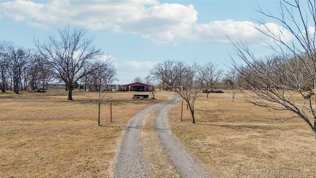 22781 S 490 Road, Tahlequah, OK 74464