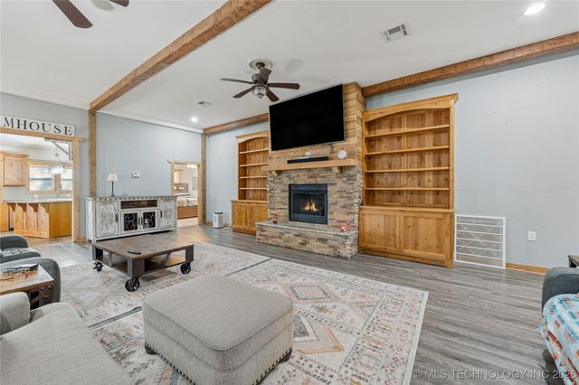 22781 S 490 Road, Tahlequah, OK 74464