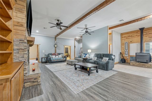 22781 S 490 Road, Tahlequah, OK 74464