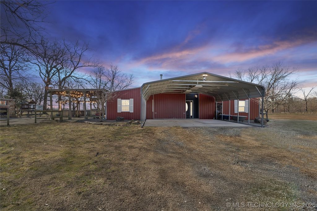 22781 S 490 Road, Tahlequah, OK 74464