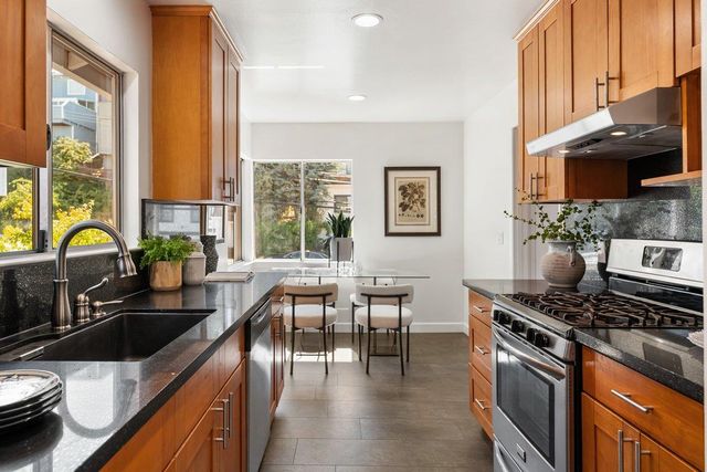 940 Glenview Drive, San Bruno, CA 94066