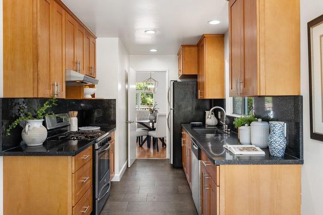940 Glenview Drive, San Bruno, CA 94066
