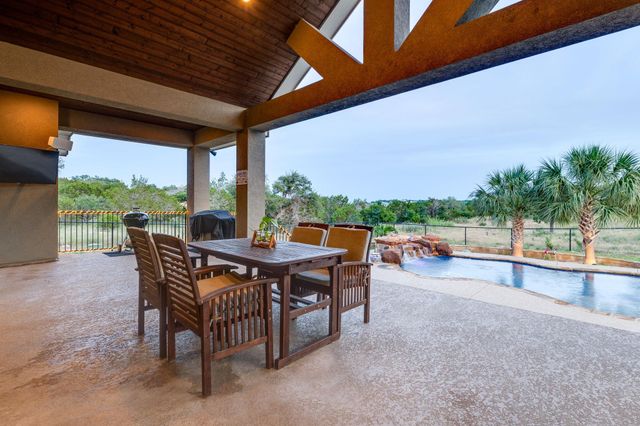 346 Blackbird DR, Spring Branch, TX 78070