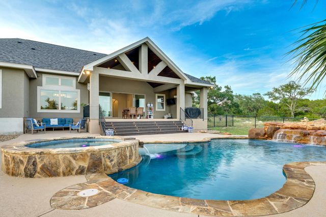 346 Blackbird DR, Spring Branch, TX 78070