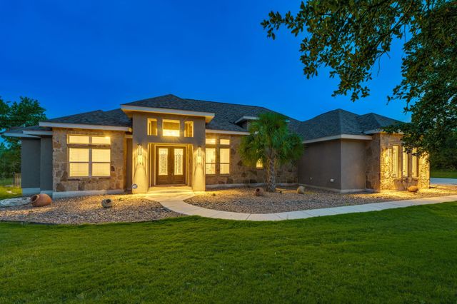 346 Blackbird DR, Spring Branch, TX 78070
