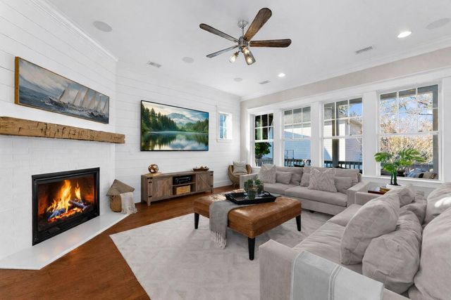 1636 Oak Leaf Street, Charleston, SC 29492