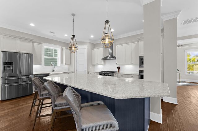 1636 Oak Leaf Street, Charleston, SC 29492