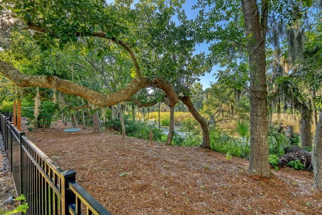 1636 Oak Leaf Street, Charleston, SC 29492