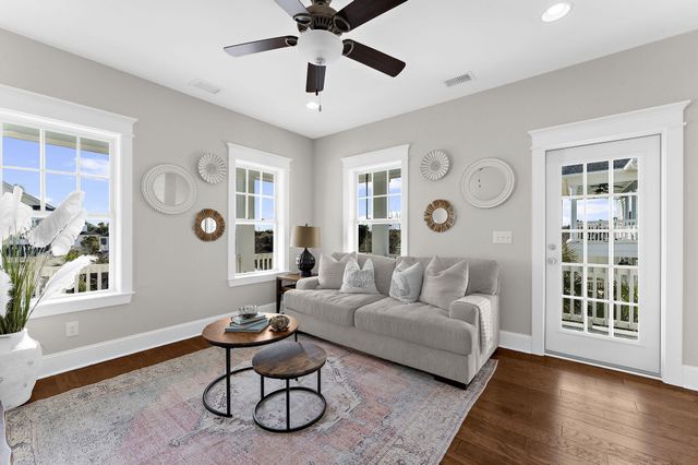 1636 Oak Leaf Street, Charleston, SC 29492