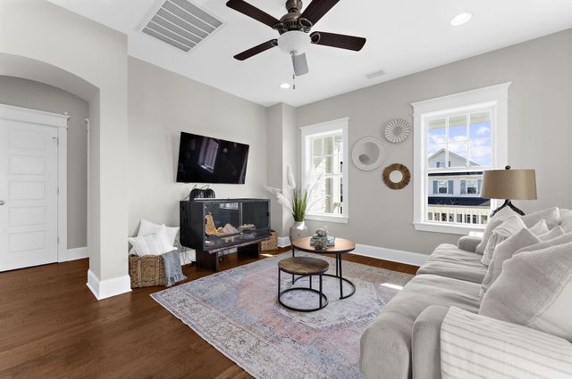 1636 Oak Leaf Street, Charleston, SC 29492