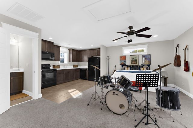 1636 Oak Leaf Street, Charleston, SC 29492