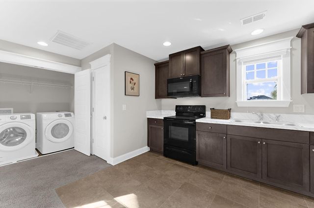 1636 Oak Leaf Street, Charleston, SC 29492