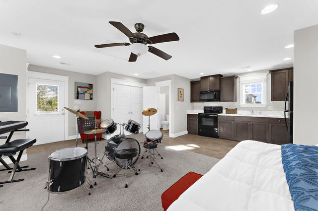 1636 Oak Leaf Street, Charleston, SC 29492