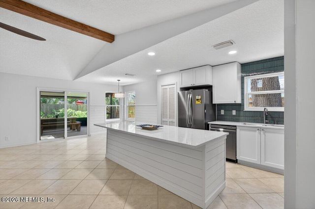 1031 24TH Street N, Jacksonville Beach, FL 32250