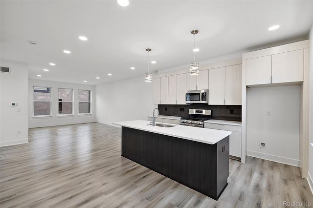 2829 Summers Place, Troy, MI 48084