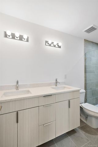 2829 Summers Place, Troy, MI 48084